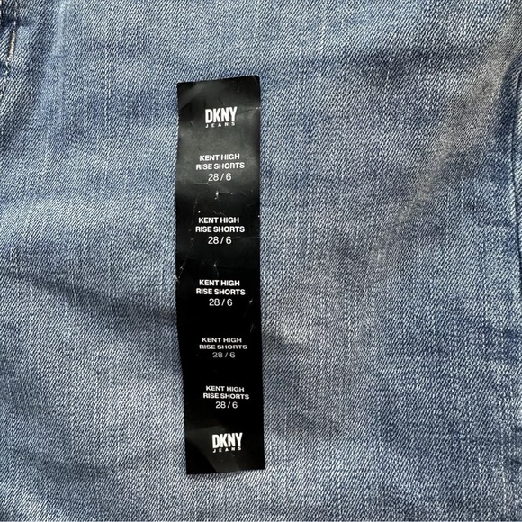 DKNY Women's White Kent High-Rise Cut Button Front Jean Shorts Size 28/6 - Picture 6 of 7